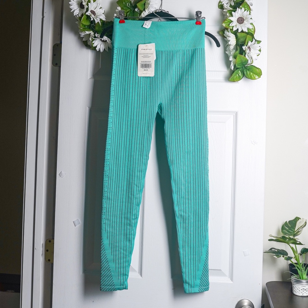 Fabletics Leggings Ultra High-Waisted Seamless Dot Teal Turquoise NWT size M